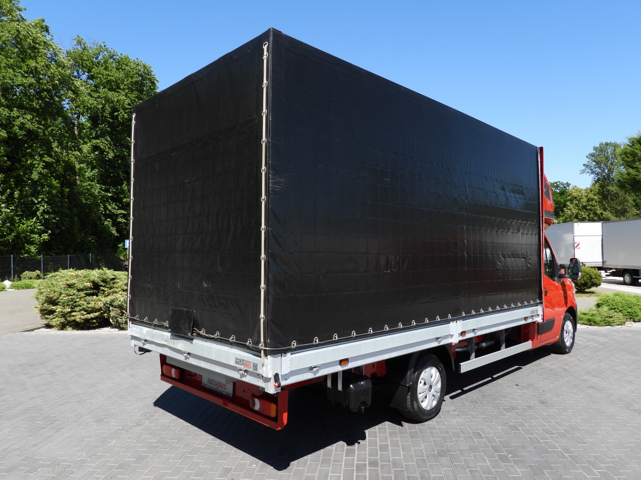 RENAULT MASTER TARPAULIN WEBASTO CRUISE CONTROL LED LIGHTS PNEUMATICS AIR CONDITIONING  165HP - Curtain side van: picture 3 RENAULT MASTER TARPAULIN WEBASTO CRUISE CONTROL LED LIGHTS PNEUMATICS AIR CONDITIONING  165HP - Curtain side van: picture 3