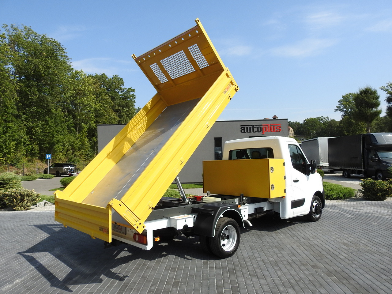 RENAULT MASTER TIPPER CRUISE CONTROL NAVIGATION AIR CONDITIONING LED LIGHTS TWIN WHEELS LOAD WEIGHT 145HP - Tipper van: picture 3 RENAULT MASTER TIPPER CRUISE CONTROL NAVIGATION AIR CONDITIONING LED LIGHTS TWIN WHEELS LOAD WEIGHT 145HP - Tipper van: picture 3