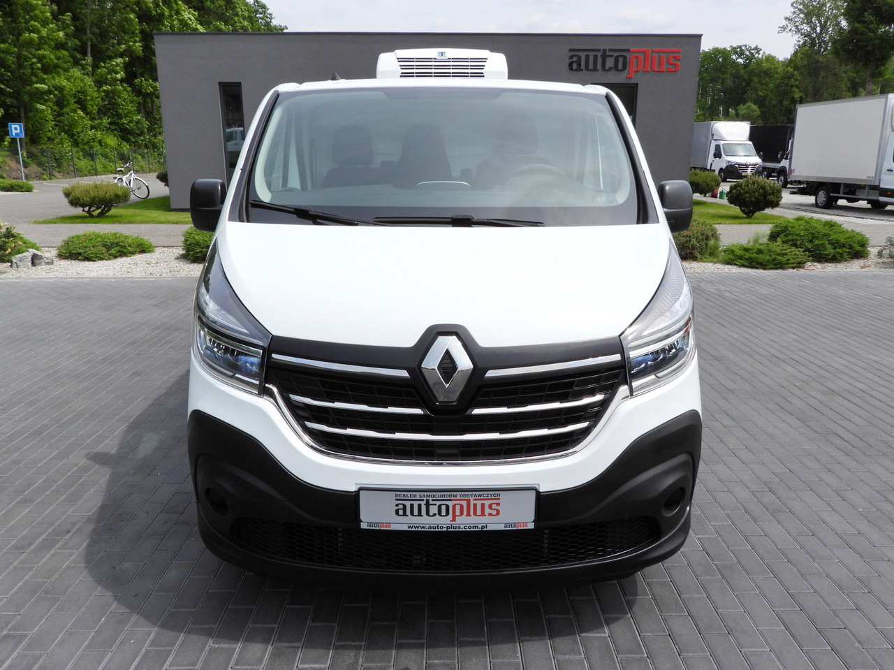 RENAULT TRAFIC  REFRIGERATOR VAN 0*C CRUISE CONTROL LED LIGHTS AIR CONDITIONING  120HP - Refrigerated van: picture 5 RENAULT TRAFIC  REFRIGERATOR VAN 0*C CRUISE CONTROL LED LIGHTS AIR CONDITIONING  120HP - Refrigerated van: picture 5