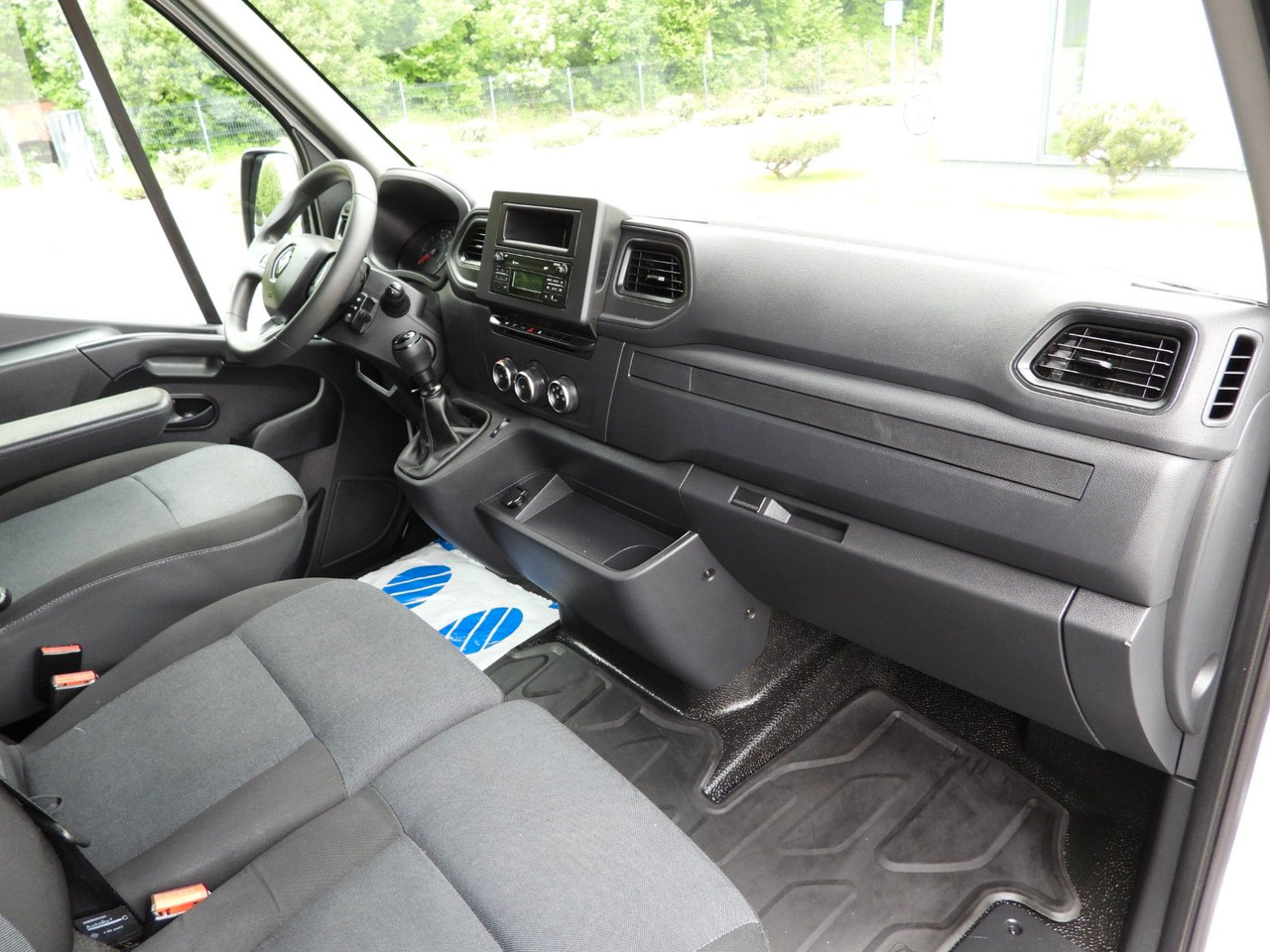 Curtain side van Renault MASTER  PRITSCHE PLANE 10 PALETTEN TEMPOMAT: picture 28