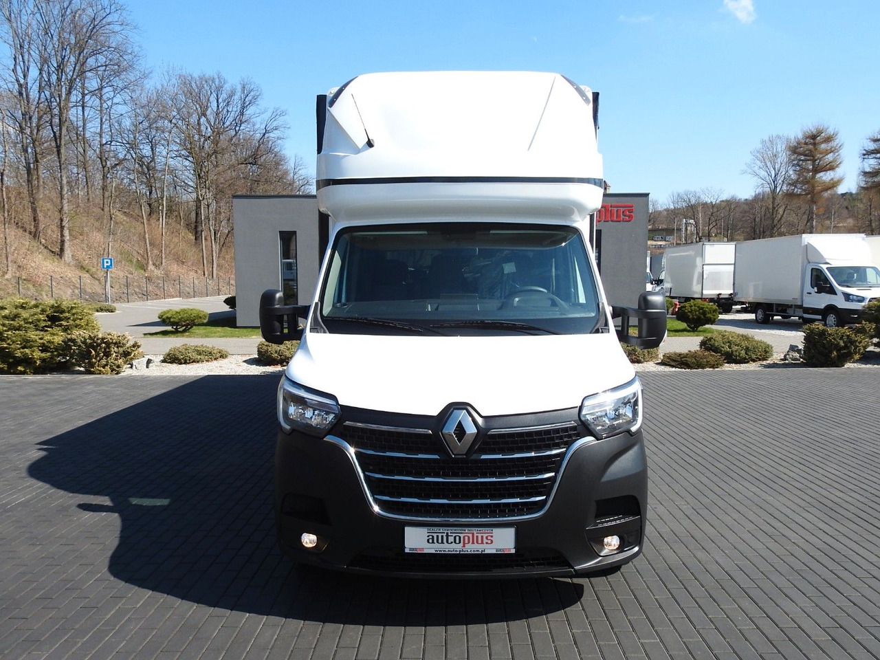 Renault MASTER PRITSCHE PLANE 10 PALETTEN WEBASTO A/C - Curtain side van: picture 5 Renault MASTER PRITSCHE PLANE 10 PALETTEN WEBASTO A/C - Curtain side van: picture 5