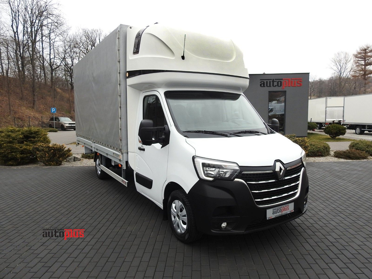 Renault MASTER PRITSCHE PLANE 10 PALETTEN WEBASTO A/C - Curtain side van: picture 1 Renault MASTER PRITSCHE PLANE 10 PALETTEN WEBASTO A/C - Curtain side van: picture 1