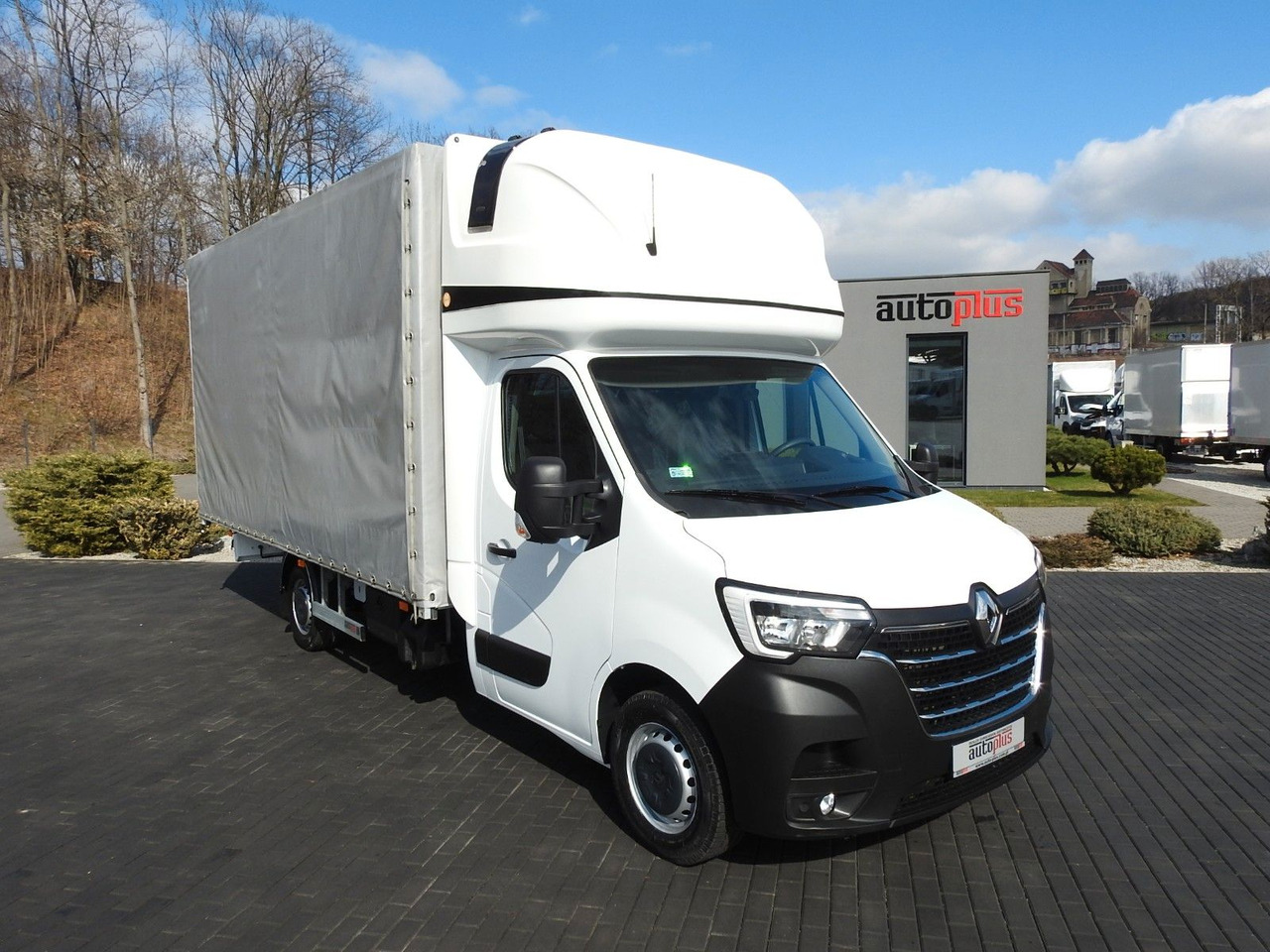 Renault MASTER PRITSCHE PLANE 10 PALETTEN WEBASTO - Curtain side van: picture 1 Renault MASTER PRITSCHE PLANE 10 PALETTEN WEBASTO - Curtain side van: picture 1