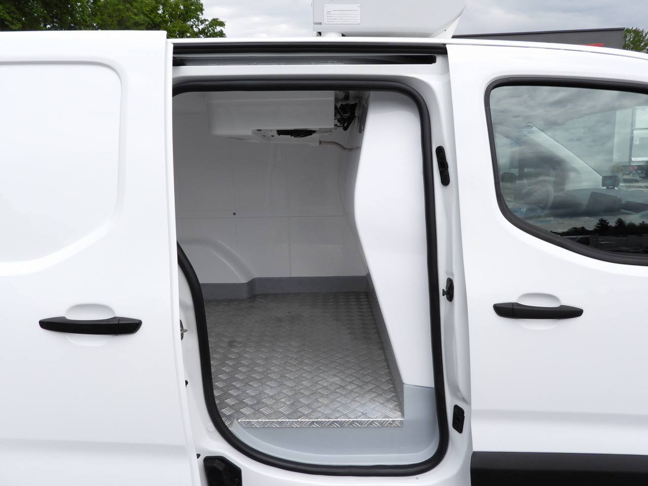 TOYOTA PROACE CITY REFRIGERATOR VAN -15*C POWER SUPPLY 230V CRUISE CONTROL AIR CONDITIONING 100HP on lease TOYOTA PROACE CITY REFRIGERATOR VAN -15*C POWER SUPPLY 230V CRUISE CONTROL AIR CONDITIONING 100HP: picture 20 TOYOTA PROACE CITY REFRIGERATOR VAN -15*C POWER SUPPLY 230V CRUISE CONTROL AIR CONDITIONING 100HP on lease TOYOTA PROACE CITY REFRIGERATOR VAN -15*C POWER SUPPLY 230V CRUISE CONTROL AIR CONDITIONING 100HP: picture 20