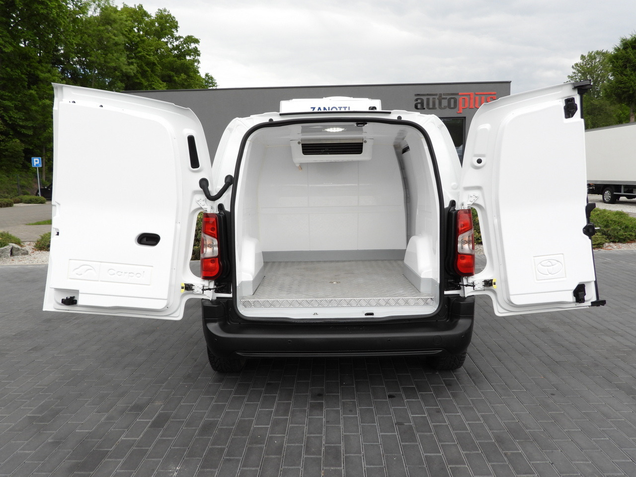 TOYOTA PROACE CITY REFRIGERATOR VAN -15*C POWER SUPPLY 230V CRUISE CONTROL AIR CONDITIONING 100HP on lease TOYOTA PROACE CITY REFRIGERATOR VAN -15*C POWER SUPPLY 230V CRUISE CONTROL AIR CONDITIONING 100HP: picture 13 TOYOTA PROACE CITY REFRIGERATOR VAN -15*C POWER SUPPLY 230V CRUISE CONTROL AIR CONDITIONING 100HP on lease TOYOTA PROACE CITY REFRIGERATOR VAN -15*C POWER SUPPLY 230V CRUISE CONTROL AIR CONDITIONING 100HP: picture 13