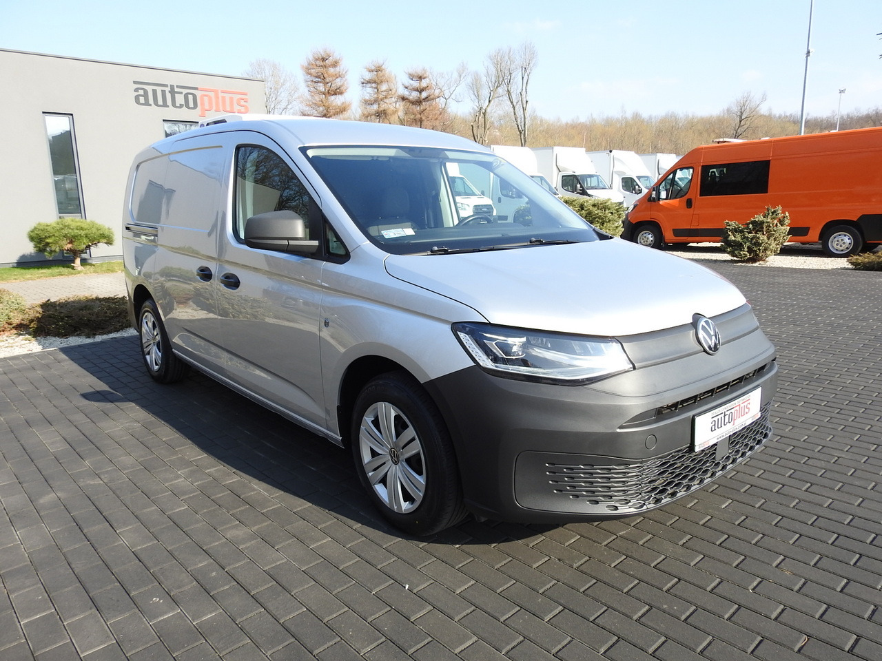 VOLKSWAGEN CADDY  REFRIGERATOR VAN -20*C HEATING FUNCTION POWER SUPPLY 230V CRUISE CONTROL LED LIGHTS AIR CONDITIONING  100HP - Refrigerated van: picture 4 VOLKSWAGEN CADDY  REFRIGERATOR VAN -20*C HEATING FUNCTION POWER SUPPLY 230V CRUISE CONTROL LED LIGHTS AIR CONDITIONING  100HP - Refrigerated van: picture 4