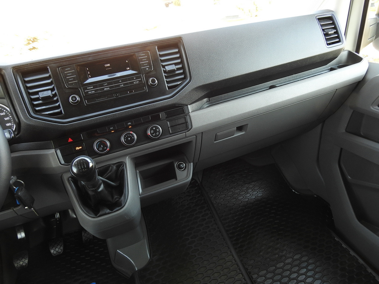 VOLKSWAGEN CRAFTER TARPAULIN 10 PALLETS WEBASTO CRUISE CONTROL AIR CONDITIONING LED LIGHTS PNEUMATICS 180HP on lease VOLKSWAGEN CRAFTER TARPAULIN 10 PALLETS WEBASTO CRUISE CONTROL AIR CONDITIONING LED LIGHTS PNEUMATICS 180HP: picture 34 VOLKSWAGEN CRAFTER TARPAULIN 10 PALLETS WEBASTO CRUISE CONTROL AIR CONDITIONING LED LIGHTS PNEUMATICS 180HP on lease VOLKSWAGEN CRAFTER TARPAULIN 10 PALLETS WEBASTO CRUISE CONTROL AIR CONDITIONING LED LIGHTS PNEUMATICS 180HP: picture 34