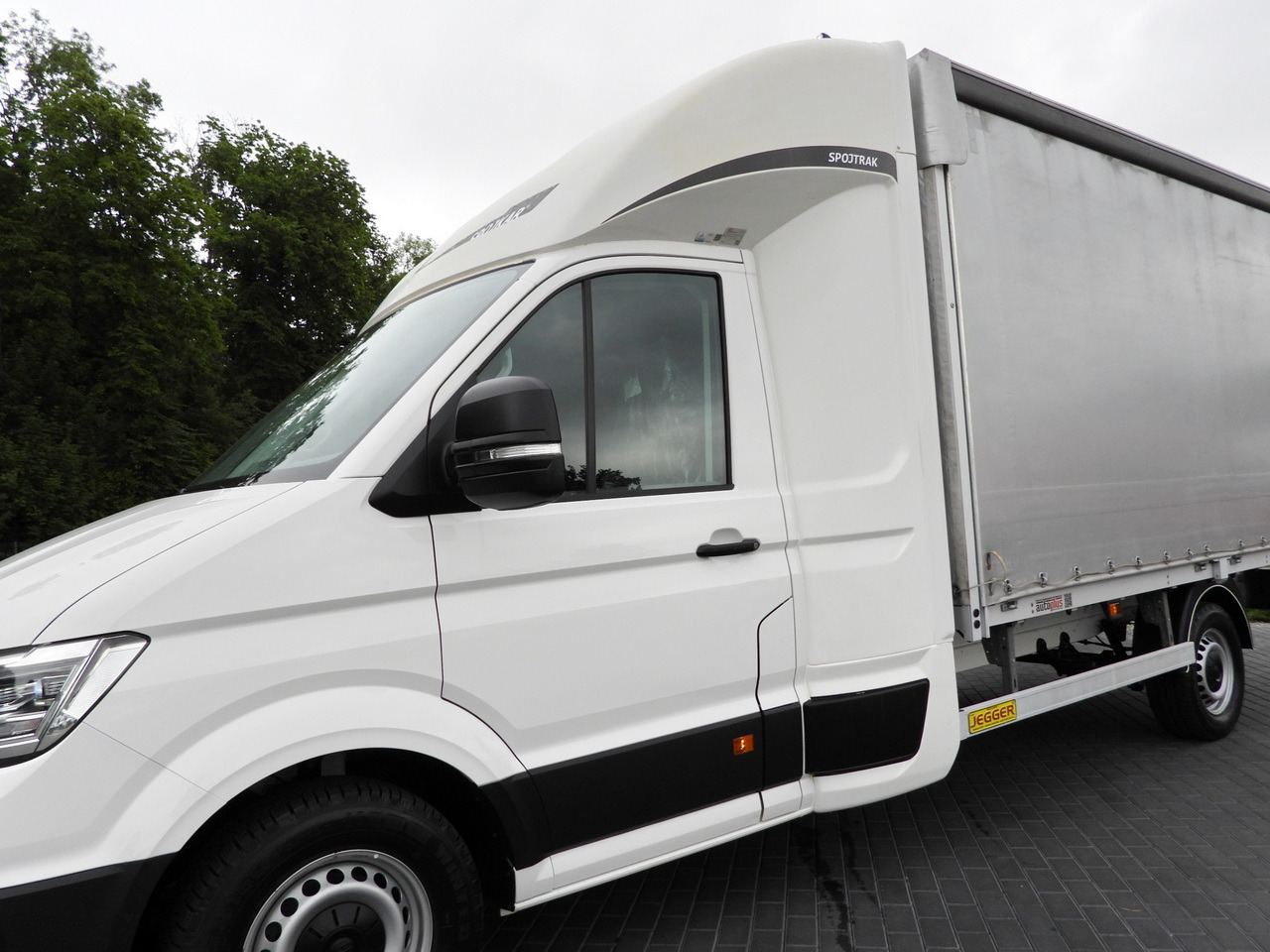 Curtain side van VOLKSWAGEN CRAFTER TARPAULIN 8 PALLETS WEBASTO CRUISE CONTROL LED LIGHTS AIR CONDITIONING 180HP: picture 18 Curtain side van VOLKSWAGEN CRAFTER TARPAULIN 8 PALLETS WEBASTO CRUISE CONTROL LED LIGHTS AIR CONDITIONING 180HP: picture 18