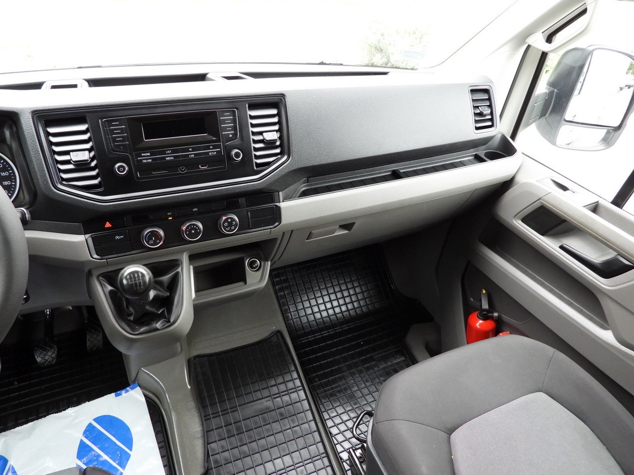 Curtain side van VOLKSWAGEN CRAFTER TARPAULIN 8 PALLETS WEBASTO CRUISE CONTROL LED LIGHTS AIR CONDITIONING 180HP: picture 37 Curtain side van VOLKSWAGEN CRAFTER TARPAULIN 8 PALLETS WEBASTO CRUISE CONTROL LED LIGHTS AIR CONDITIONING 180HP: picture 37