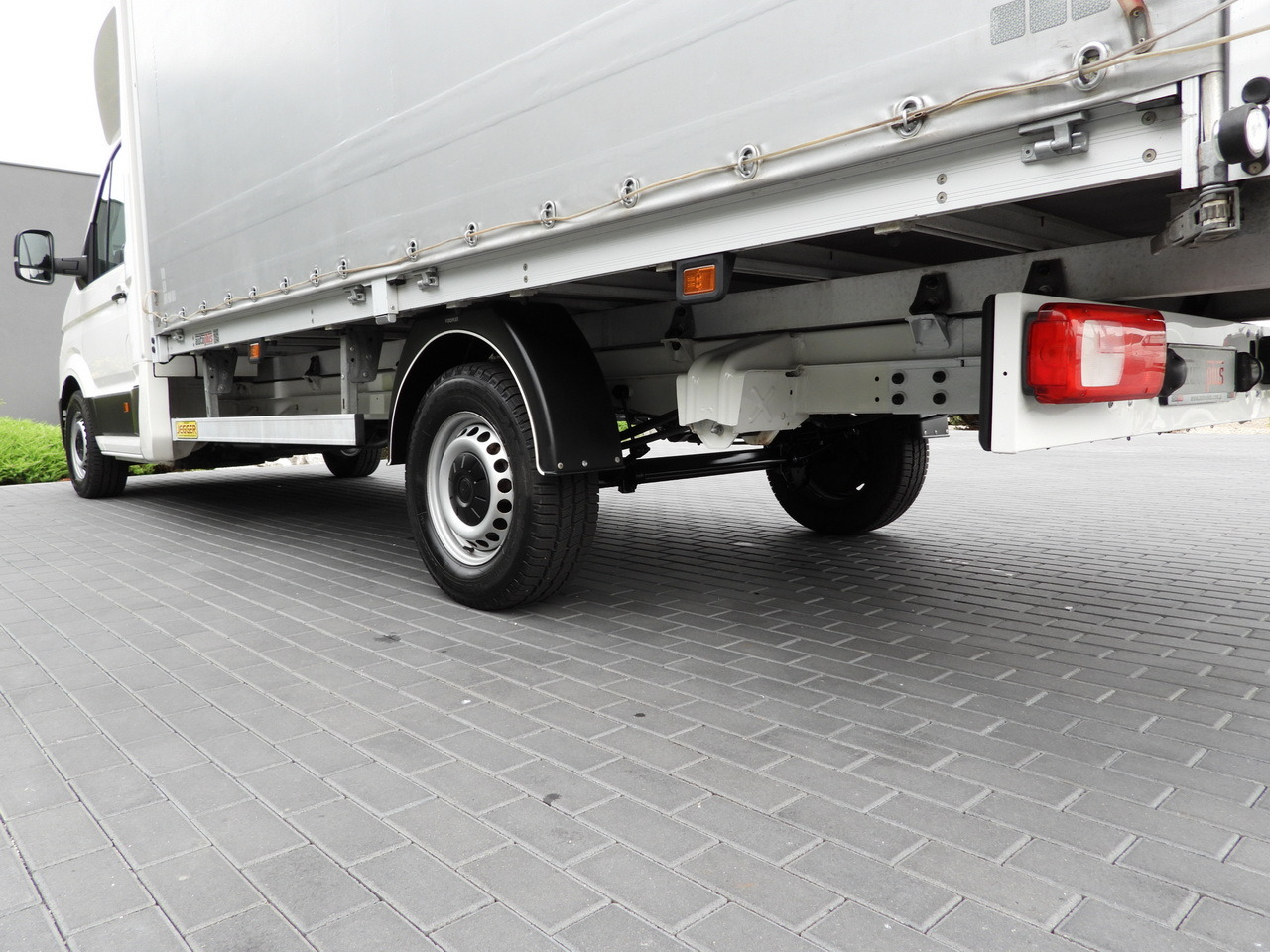 Curtain side van VOLKSWAGEN CRAFTER TARPAULIN 8 PALLETS WEBASTO CRUISE CONTROL LED LIGHTS AIR CONDITIONING 180HP: picture 15 Curtain side van VOLKSWAGEN CRAFTER TARPAULIN 8 PALLETS WEBASTO CRUISE CONTROL LED LIGHTS AIR CONDITIONING 180HP: picture 15