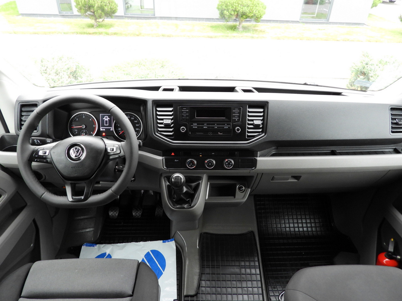 Curtain side van VOLKSWAGEN CRAFTER TARPAULIN 8 PALLETS WEBASTO CRUISE CONTROL LED LIGHTS AIR CONDITIONING 180HP: picture 32 Curtain side van VOLKSWAGEN CRAFTER TARPAULIN 8 PALLETS WEBASTO CRUISE CONTROL LED LIGHTS AIR CONDITIONING 180HP: picture 32