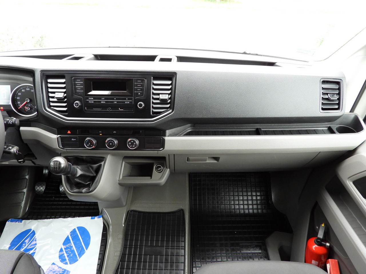 Curtain side van VOLKSWAGEN CRAFTER TARPAULIN 8 PALLETS WEBASTO CRUISE CONTROL LED LIGHTS AIR CONDITIONING 180HP: picture 38 Curtain side van VOLKSWAGEN CRAFTER TARPAULIN 8 PALLETS WEBASTO CRUISE CONTROL LED LIGHTS AIR CONDITIONING 180HP: picture 38