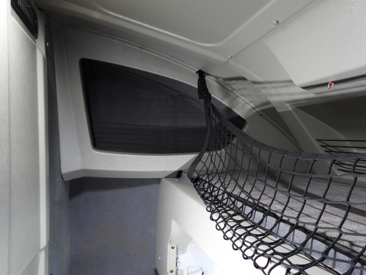 Curtain side van VOLKSWAGEN CRAFTER TARPAULIN 8 PALLETS WEBASTO CRUISE CONTROL LED LIGHTS AIR CONDITIONING 180HP: picture 44 Curtain side van VOLKSWAGEN CRAFTER TARPAULIN 8 PALLETS WEBASTO CRUISE CONTROL LED LIGHTS AIR CONDITIONING 180HP: picture 44