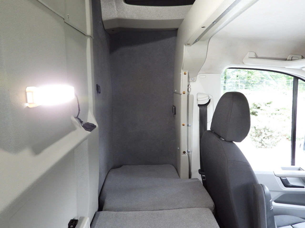 Curtain side van VOLKSWAGEN CRAFTER TARPAULIN 8 PALLETS WEBASTO CRUISE CONTROL LED LIGHTS AIR CONDITIONING 180HP: picture 43 Curtain side van VOLKSWAGEN CRAFTER TARPAULIN 8 PALLETS WEBASTO CRUISE CONTROL LED LIGHTS AIR CONDITIONING 180HP: picture 43