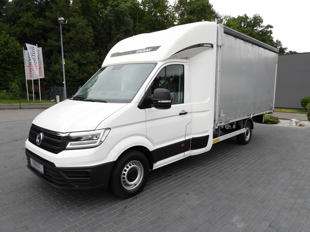 Curtain side van VOLKSWAGEN CRAFTER TARPAULIN 8 PALLETS WEBASTO CRUISE CONTROL LED LIGHTS AIR CONDITIONING 180HP: picture 6 Curtain side van VOLKSWAGEN CRAFTER TARPAULIN 8 PALLETS WEBASTO CRUISE CONTROL LED LIGHTS AIR CONDITIONING 180HP: picture 6