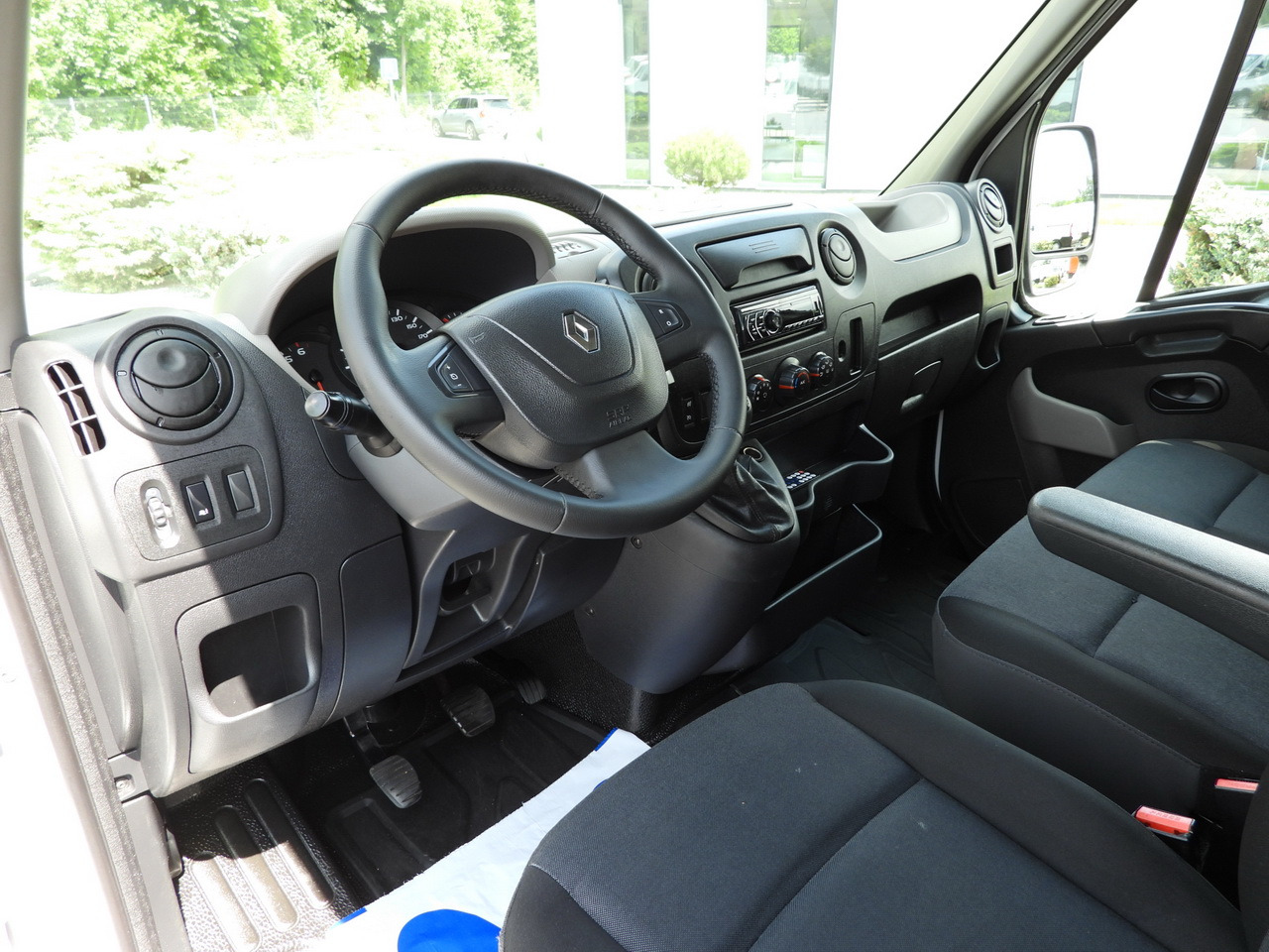 RENAULT MASTER CRUISE CONTROL AIR CONDITIONING 110HP - Van: picture 2 RENAULT MASTER CRUISE CONTROL AIR CONDITIONING 110HP - Van: picture 2