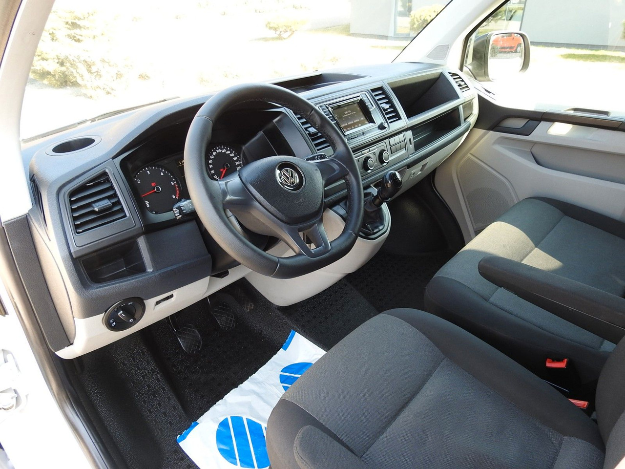Volkswagen TRANSPORTER T6 KÜHLKASTENWAGEN 0*C TEMPOMAT - Refrigerated van: picture 2 Volkswagen TRANSPORTER T6 KÜHLKASTENWAGEN 0*C TEMPOMAT - Refrigerated van: picture 2
