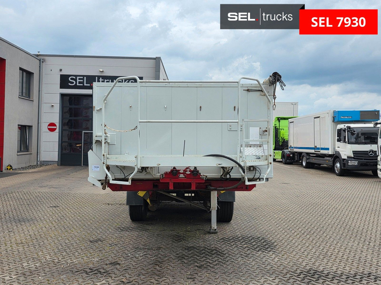 Kempf SK35/3 / 2 Seiten Kipper / Pendelplappe rechts ! - Tipper semi-trailer: picture 3 Kempf SK35/3 / 2 Seiten Kipper / Pendelplappe rechts ! - Tipper semi-trailer: picture 3