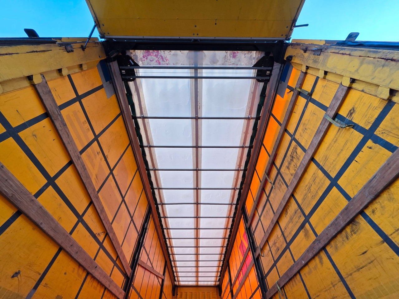 Curtainsider semi-trailer Krone SE / LBW / LENK / EDSCHA: picture 11