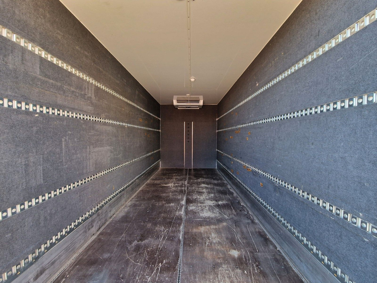 Refrigerator truck MAN TGL 12.250 4X2 BL / Ladebordwand: picture 10 Refrigerator truck MAN TGL 12.250 4X2 BL / Ladebordwand: picture 10