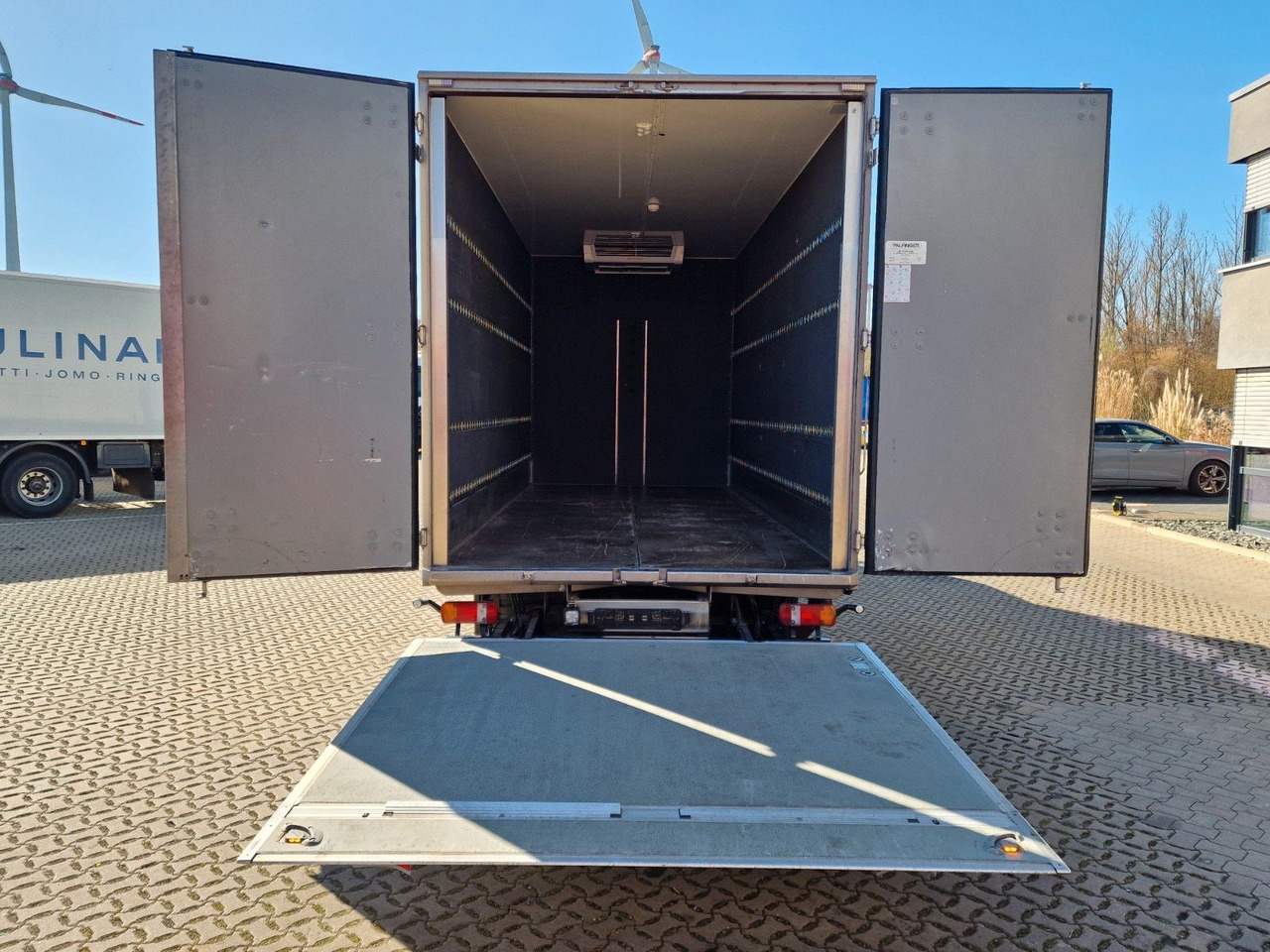 Refrigerator truck MAN TGL 12.250 4X2 BL / Ladebordwand: picture 9 Refrigerator truck MAN TGL 12.250 4X2 BL / Ladebordwand: picture 9