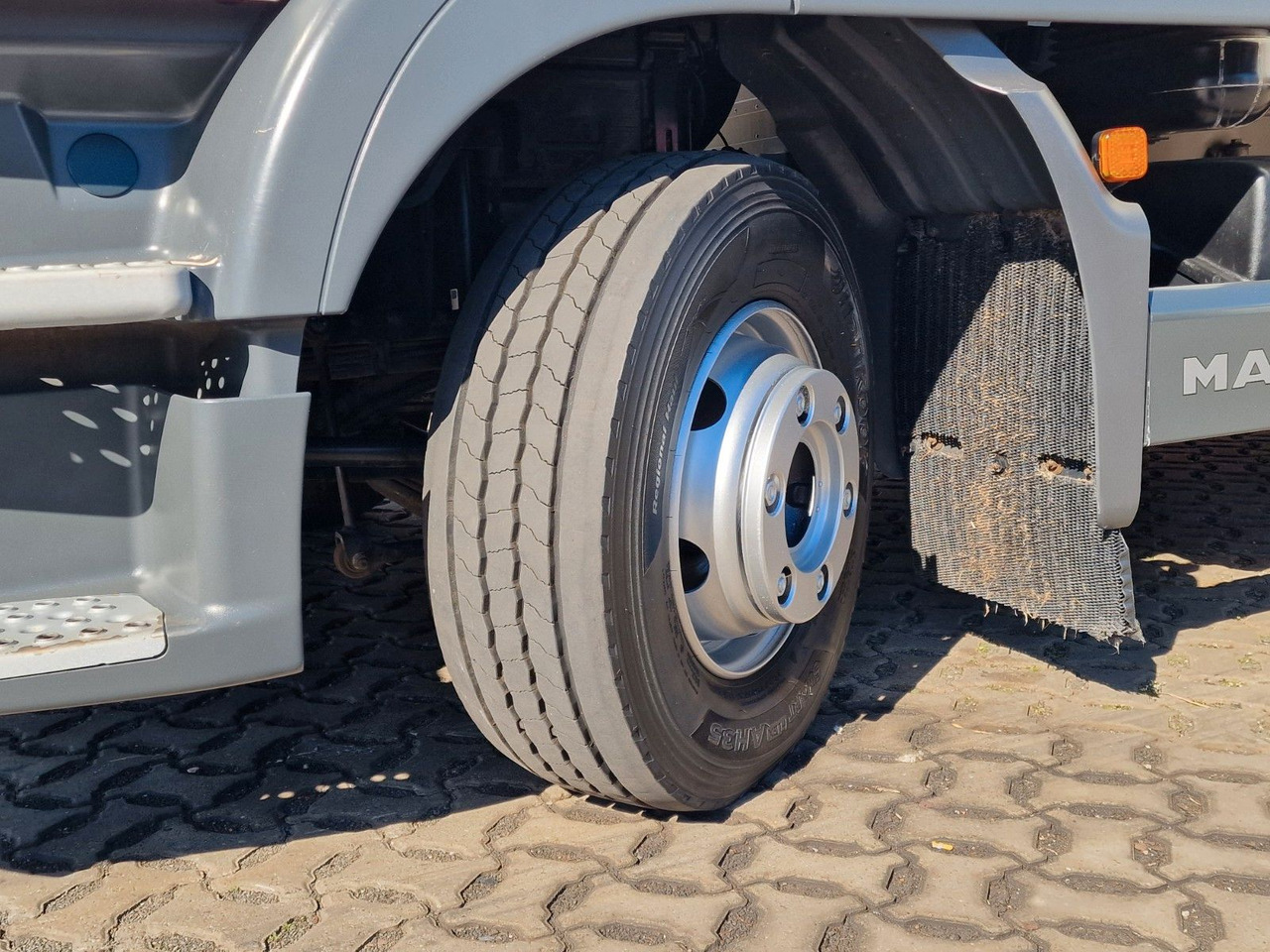 Refrigerator truck MAN TGL 12.250 4X2 BL / Ladebordwand: picture 27 Refrigerator truck MAN TGL 12.250 4X2 BL / Ladebordwand: picture 27