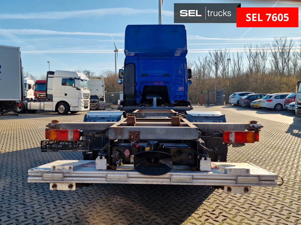 Container transporter/ Swap body truck MAN TGM 18.340 4X2 LL / Ladebordwand / 3 Betten: picture 6