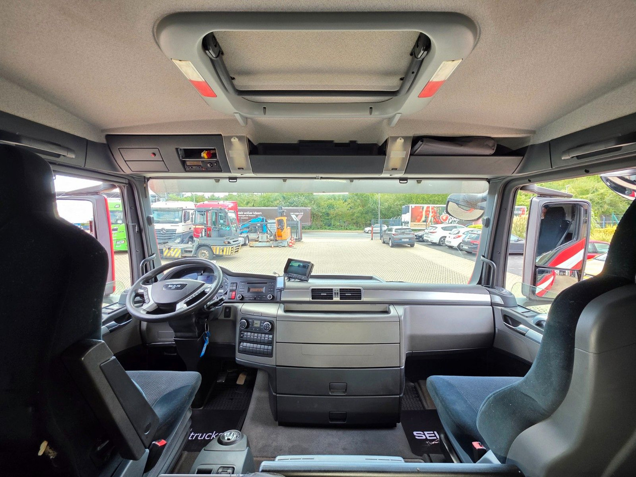 Curtainsider truck MAN TGX 26.360 6X2-2 LL / Intarder / Ldbw /Lenkachse: picture 26