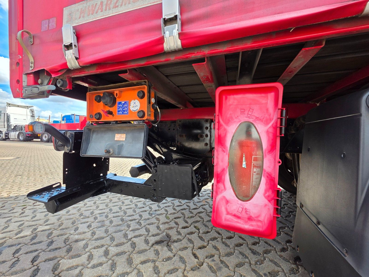 Curtainsider truck MAN TGX 26.360 6X2-2 LL / Intarder / Ldbw /Lenkachse: picture 10