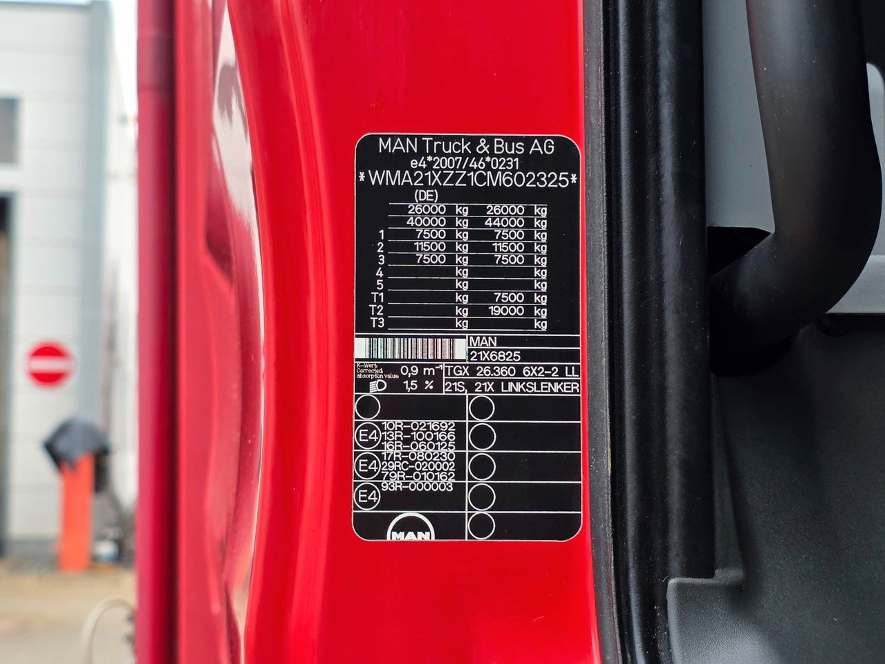Curtainsider truck MAN TGX 26.360 6X2-2 LL / Intarder / Ldbw /Lenkachse: picture 20