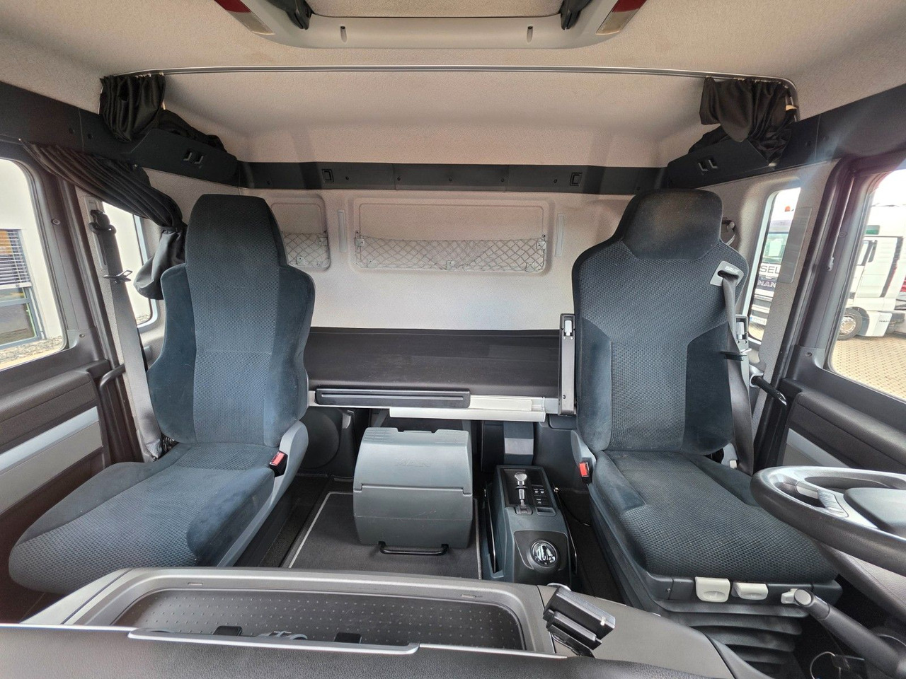 Curtainsider truck MAN TGX 26.360 6X2-2 LL / Intarder / Ldbw /Lenkachse: picture 25