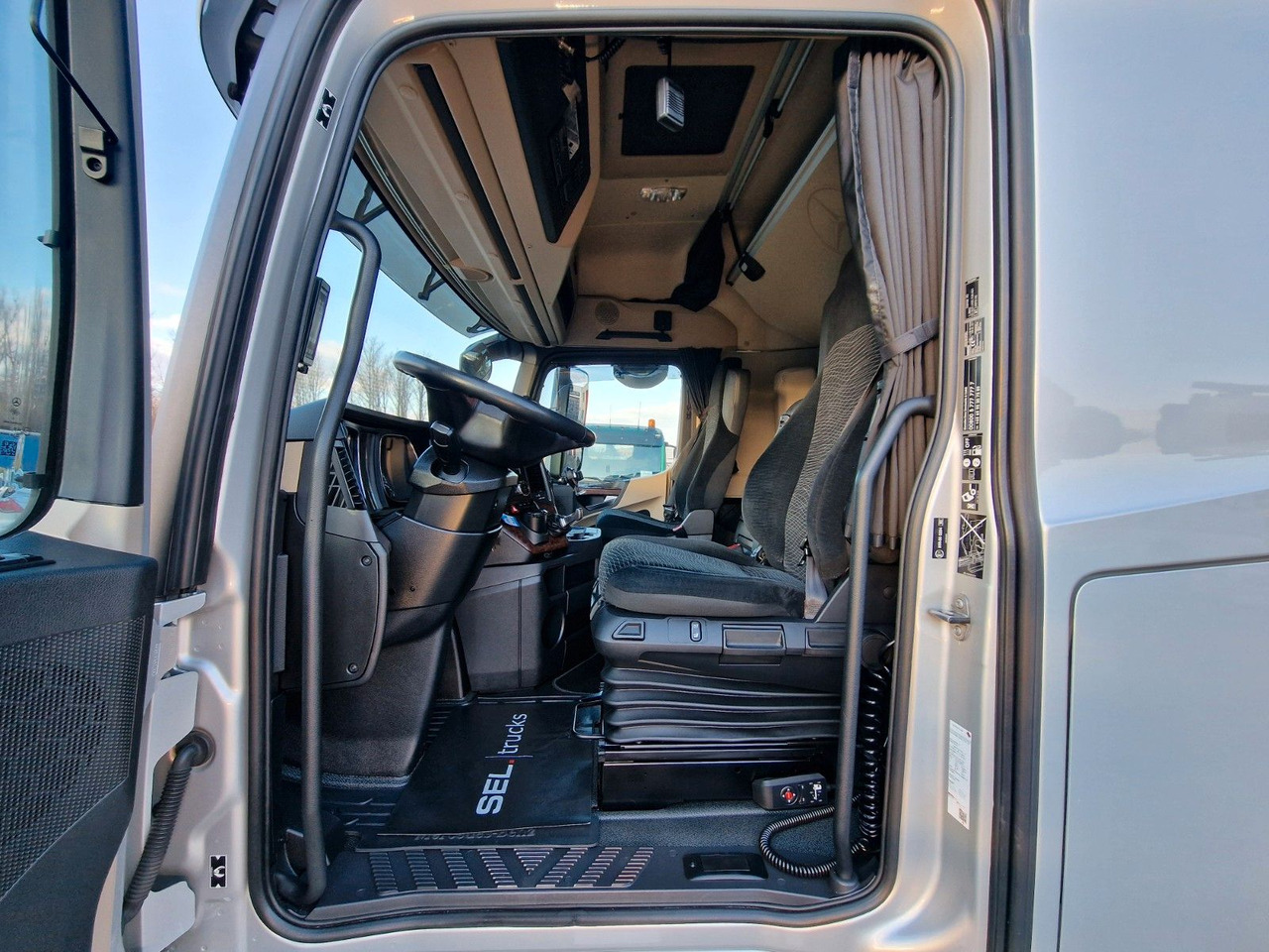 Curtainsider truck Mercedes-Benz Actros 2545 / KOMPLETT! / Alukappen / Standklima: picture 15 Curtainsider truck Mercedes-Benz Actros 2545 / KOMPLETT! / Alukappen / Standklima: picture 15