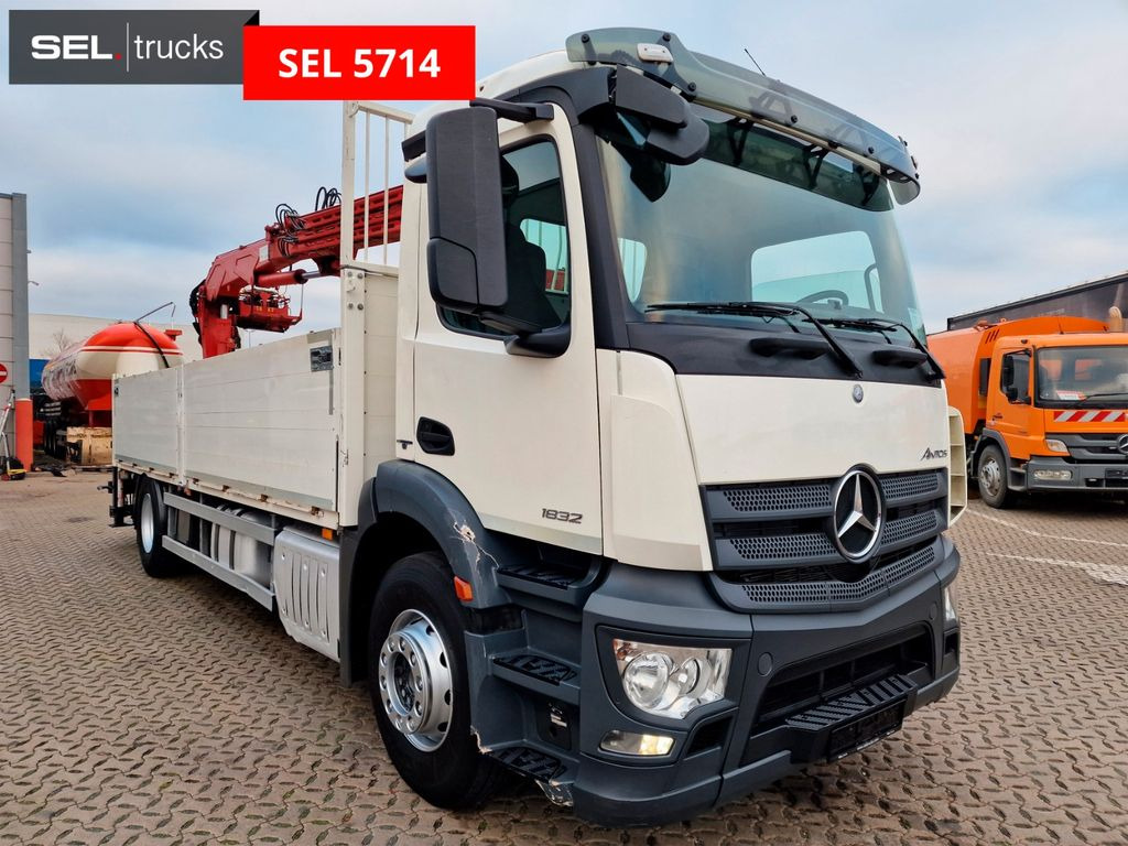 Mercedes-Benz Antos 1832 / MKG Kran  - Dropside/ Flatbed truck, Crane truck: picture 4 Mercedes-Benz Antos 1832 / MKG Kran  - Dropside/ Flatbed truck, Crane truck: picture 4