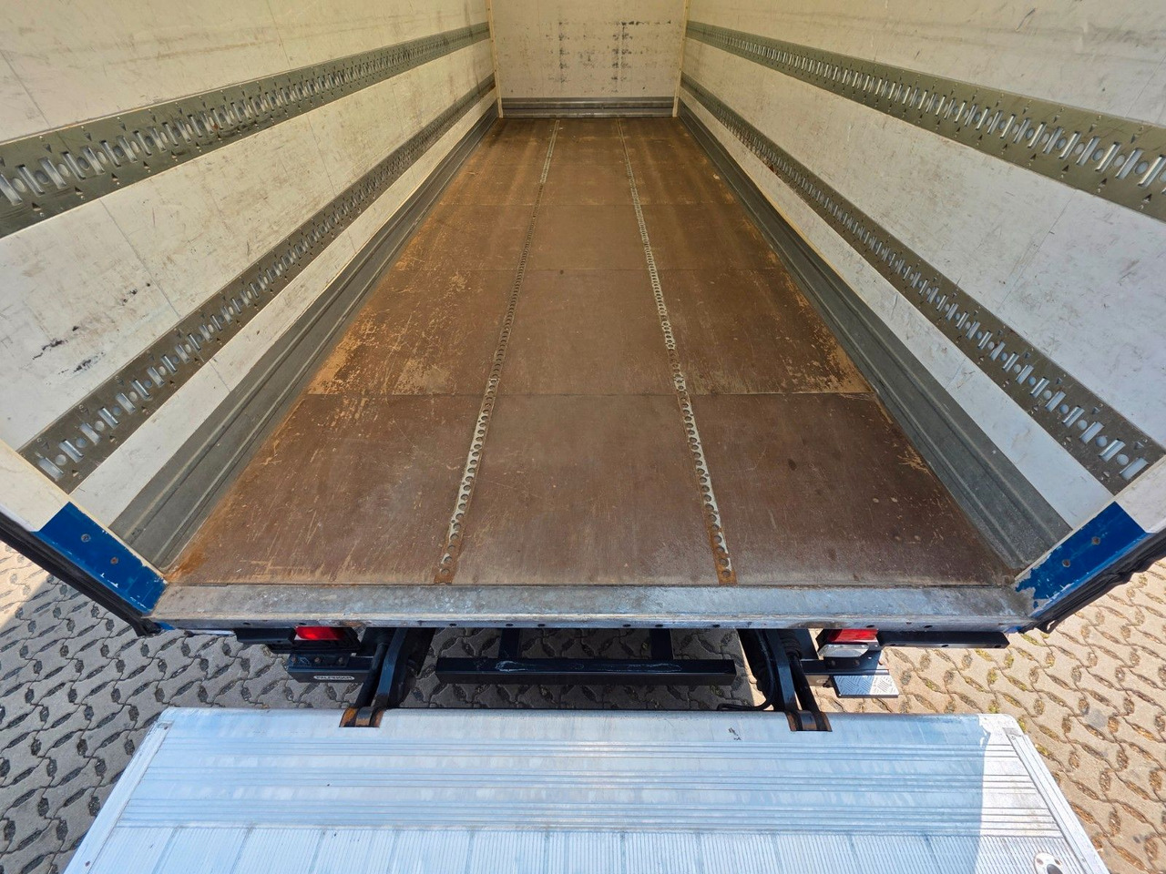 Box truck Mercedes-Benz Atego 1221 / Ladebordwand: picture 12