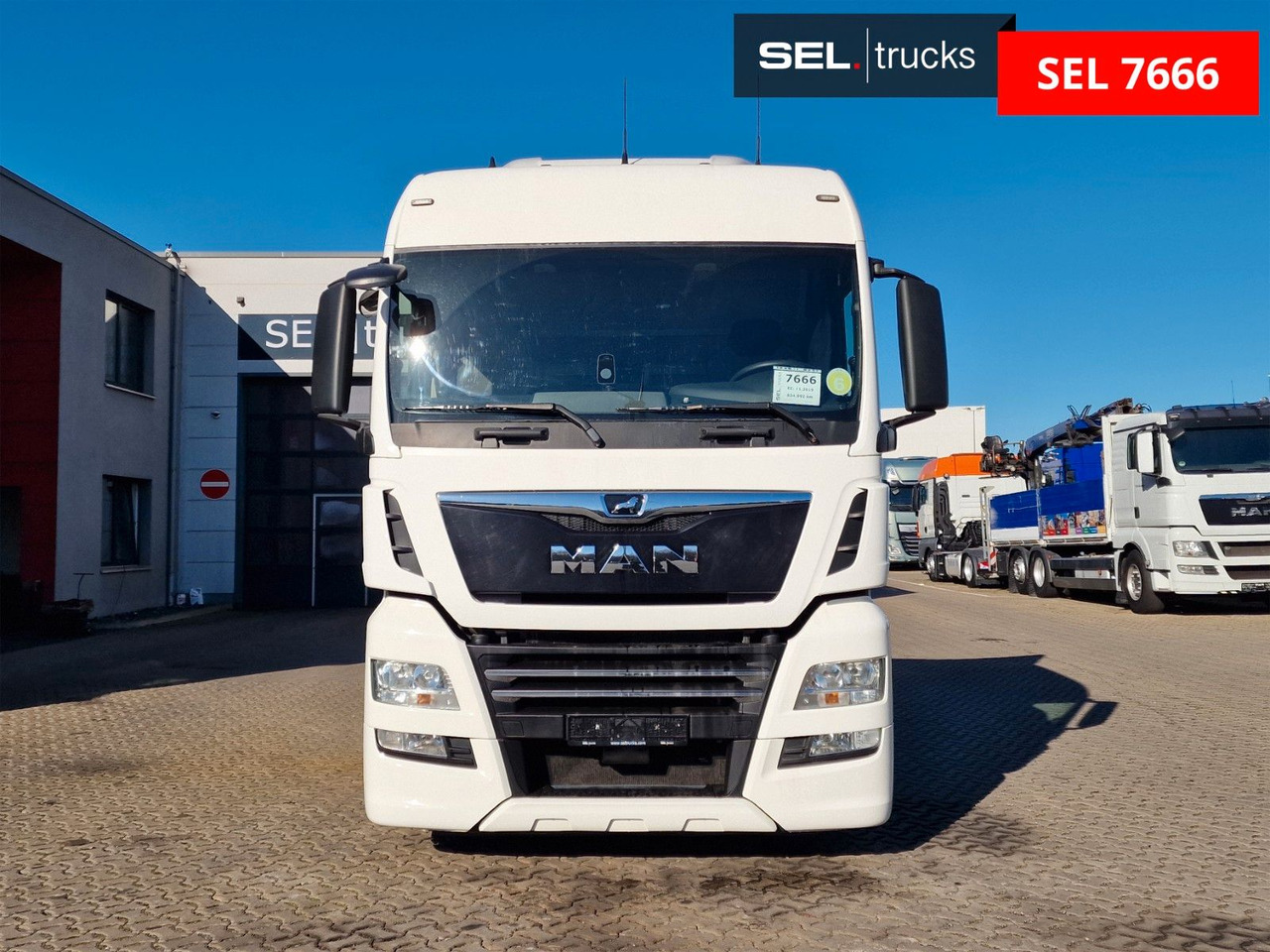 MAN TGX 18.460 4X2 LLS-U / Retarder / 2 Tanks - Tractor unit: picture 2 MAN TGX 18.460 4X2 LLS-U / Retarder / 2 Tanks - Tractor unit: picture 2