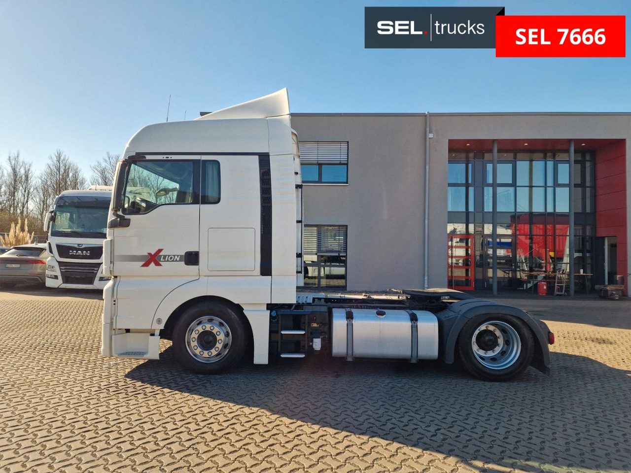 Tractor unit MAN TGX 18.460 4X2 LLS-U / Retarder / 2 Tanks: picture 8