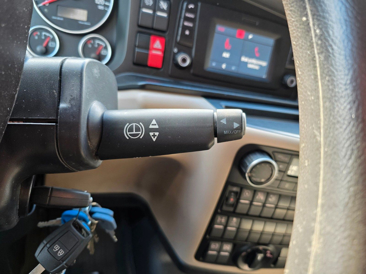 Tractor unit MAN TGX 18.500 4x2 BLS / Retarder / 2 Tanks: picture 43 Tractor unit MAN TGX 18.500 4x2 BLS / Retarder / 2 Tanks: picture 43