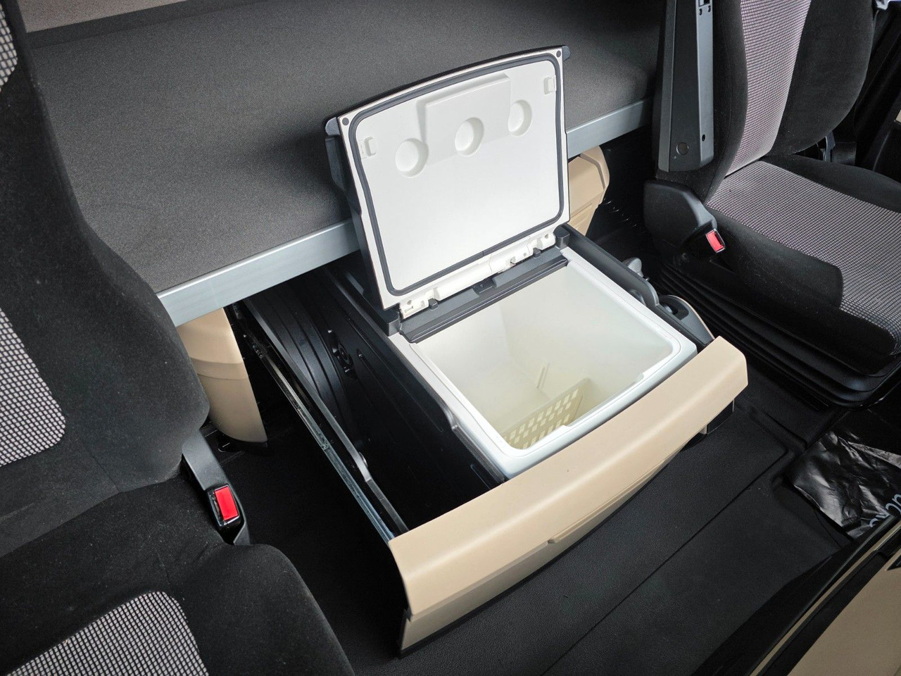 Tractor unit MAN TGX 18.500 4x2 BLS / Retarder / 2 Tanks: picture 34 Tractor unit MAN TGX 18.500 4x2 BLS / Retarder / 2 Tanks: picture 34