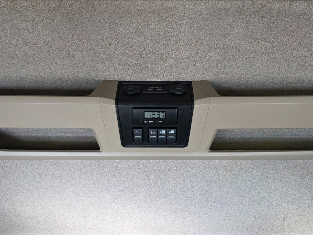 Tractor unit MAN TGX 18.500 4x2 BLS / Retarder / 2 Tanks: picture 33 Tractor unit MAN TGX 18.500 4x2 BLS / Retarder / 2 Tanks: picture 33