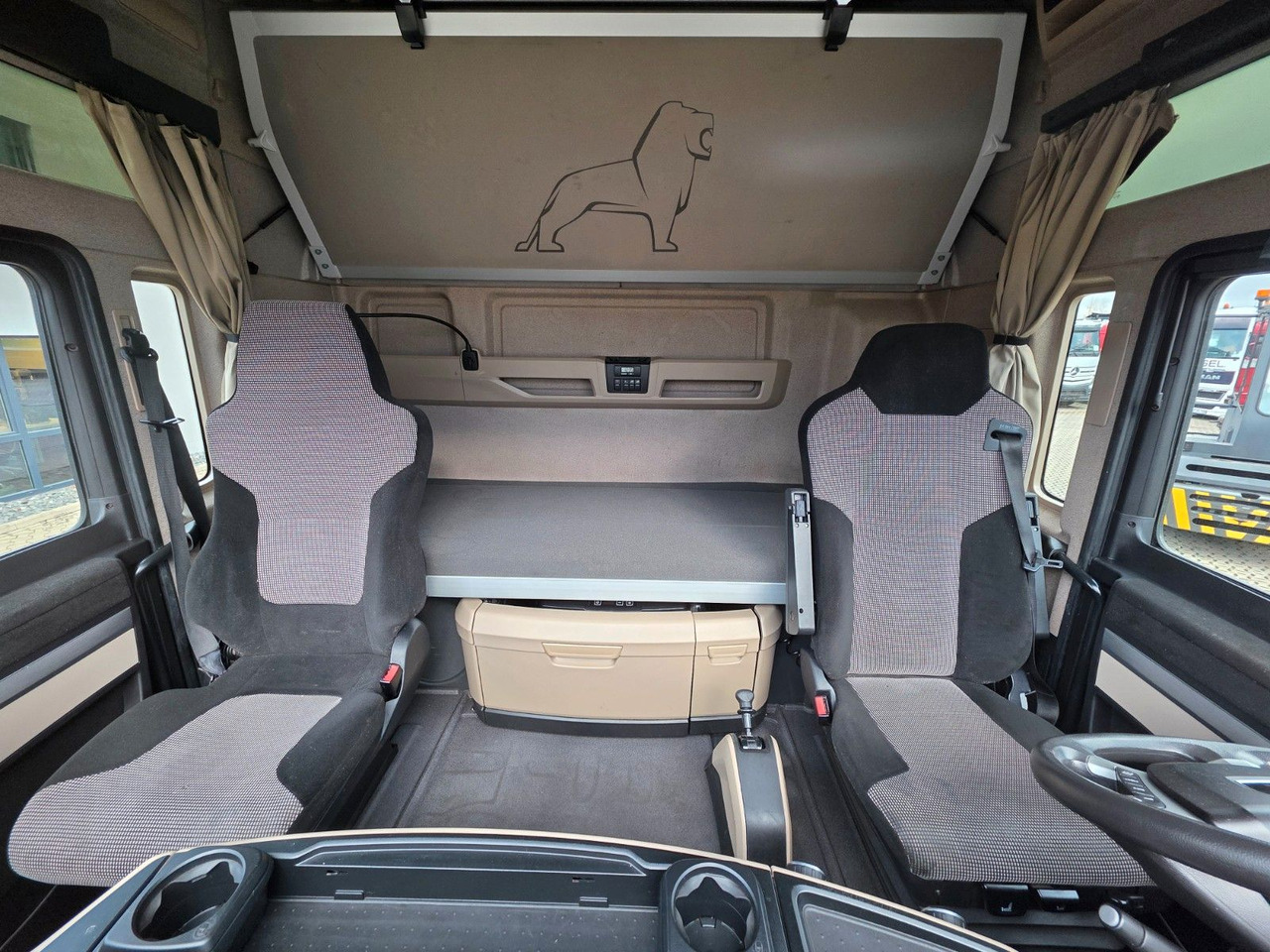 Tractor unit MAN TGX 18.500 4x2 BLS / Retarder / 2 Tanks: picture 32 Tractor unit MAN TGX 18.500 4x2 BLS / Retarder / 2 Tanks: picture 32