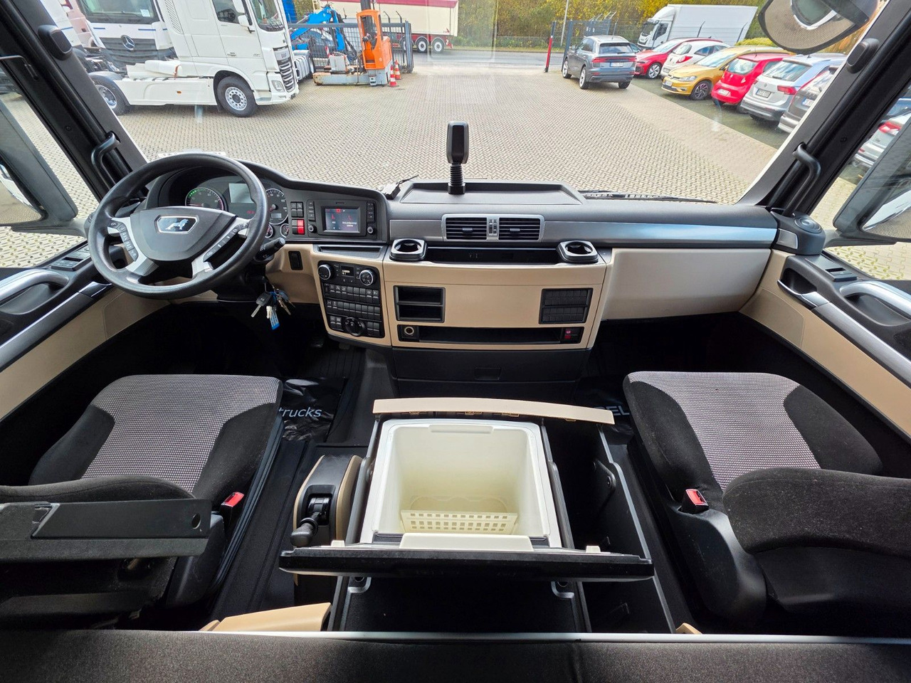 Tractor unit MAN TGX 18.500 4x2 BLS / Retarder / 2 Tanks: picture 37 Tractor unit MAN TGX 18.500 4x2 BLS / Retarder / 2 Tanks: picture 37