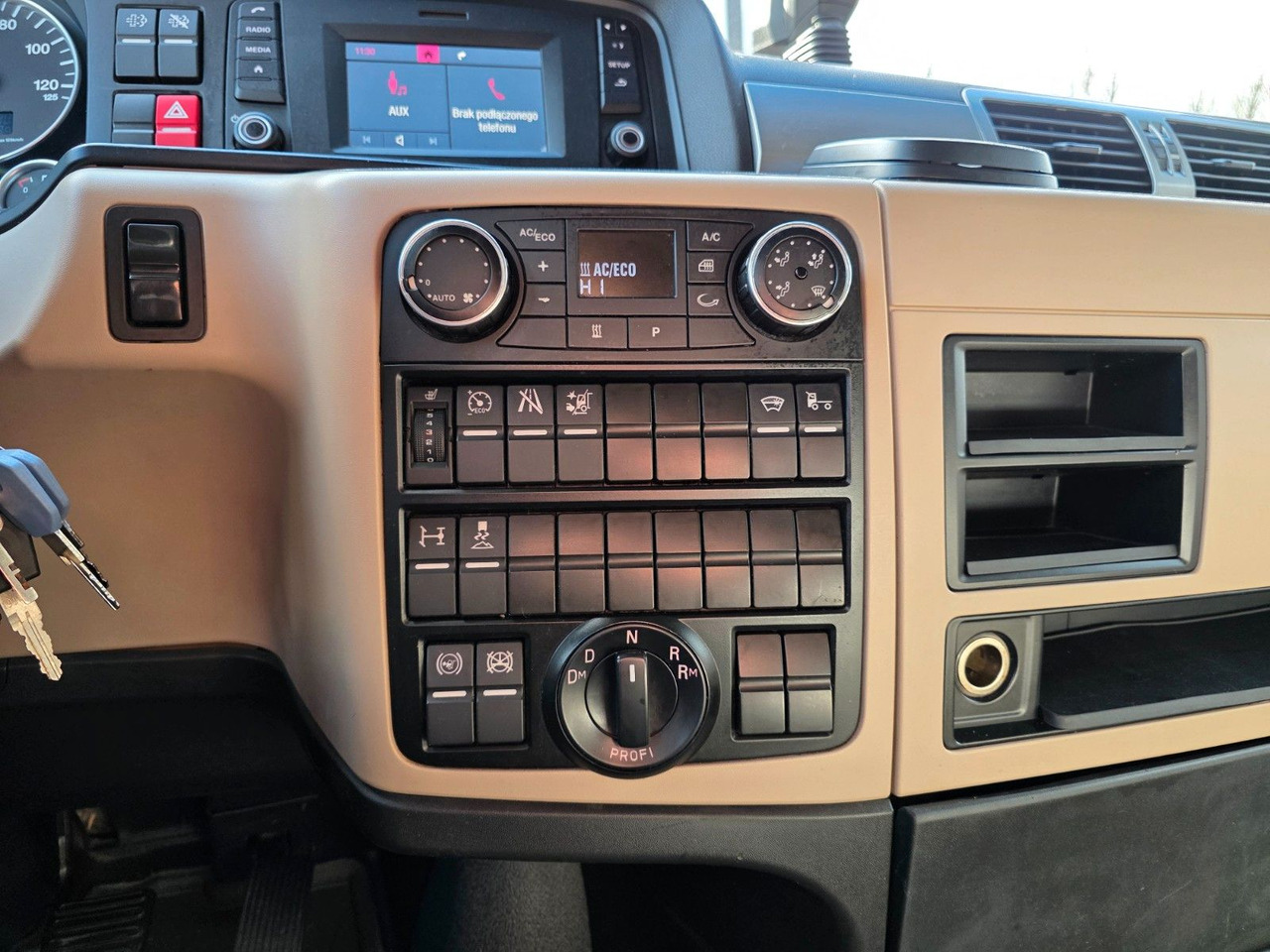 Tractor unit MAN TGX 18.500 4x2 BLS / Retarder / 2 Tanks: picture 41 Tractor unit MAN TGX 18.500 4x2 BLS / Retarder / 2 Tanks: picture 41