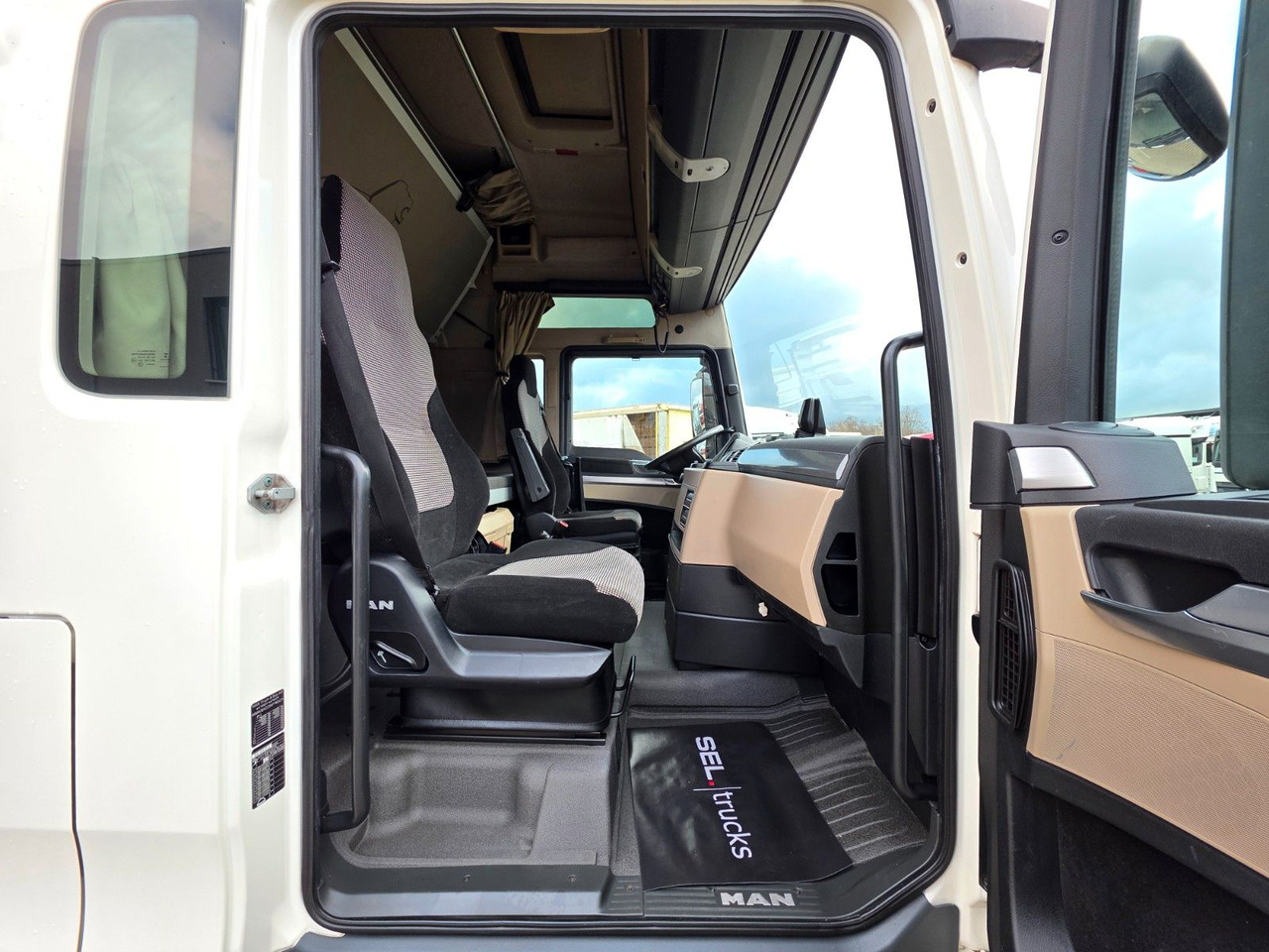 Tractor unit MAN TGX 18.500 4x2 BLS / Retarder / 2 Tanks: picture 30 Tractor unit MAN TGX 18.500 4x2 BLS / Retarder / 2 Tanks: picture 30