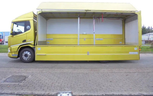 DAF XD 370 FA DEMO MET FABRIEKS GARANTIE NL TRUCK - Box truck: picture 1 DAF XD 370 FA DEMO MET FABRIEKS GARANTIE NL TRUCK - Box truck: picture 1