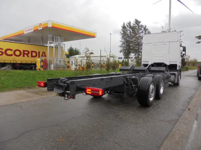 DAF XF 480 6X2 MET FABRIEKS GARANTIE - Cab chassis truck: picture 5 DAF XF 480 6X2 MET FABRIEKS GARANTIE - Cab chassis truck: picture 5