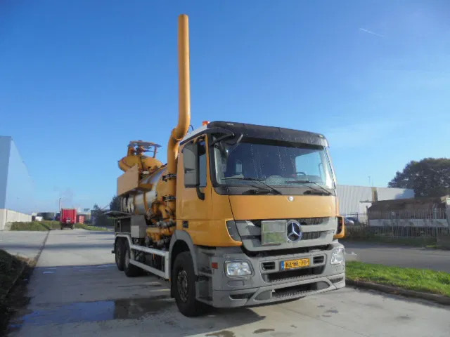 Mercedes-Benz Actros 2532 LENA ADR - Vacuum truck: picture 3 Mercedes-Benz Actros 2532 LENA ADR - Vacuum truck: picture 3