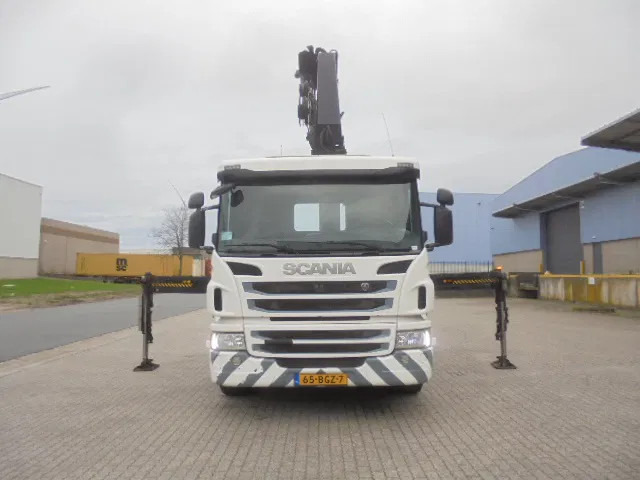 Scania P370 8X2 HAAK + KRAAN NL TRUCK LOW KM - Hook lift truck, Crane truck: picture 2 Scania P370 8X2 HAAK + KRAAN NL TRUCK LOW KM - Hook lift truck, Crane truck: picture 2