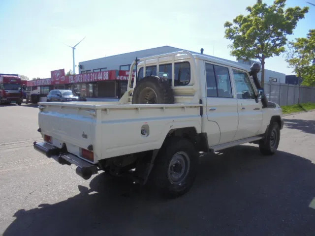 Toyota Land Cruiser HJ79L 4X4 CREWCAB PICKUP EXPORT OUTSIDE EU ONLY - Pickup truck: picture 4 Toyota Land Cruiser HJ79L 4X4 CREWCAB PICKUP EXPORT OUTSIDE EU ONLY - Pickup truck: picture 4