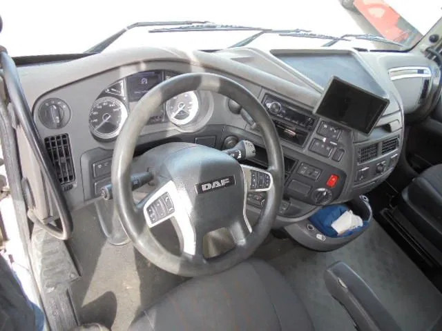 Tractor unit DAF XF 430: picture 8