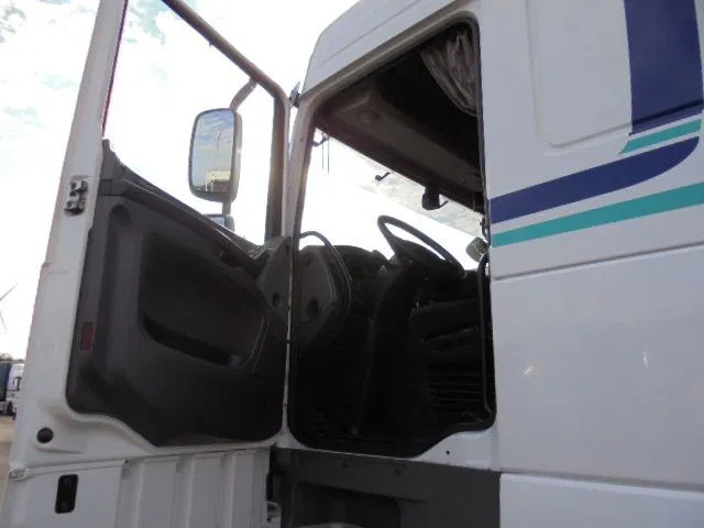 Tractor unit DAF XF 440: picture 9